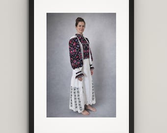 Romanian Folk Costume Print – Transylvania Girl Portrait (Digital Download A3/A4/JPG)