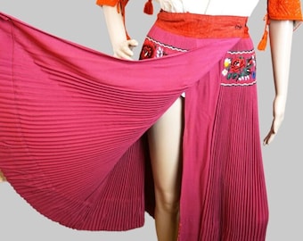 Vintage Hungarian folk skirt from Kalotaszegi , Transylvania , handmade old pleated Hungarian traditional skirt