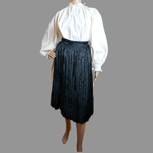 Romanian traditional clothing , Romanian authentic costume  , handmade Romanian folk attire  from Transylvania size XXS-XS