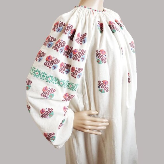 Romanian peasant dress, hand embroidered vintage … - image 2