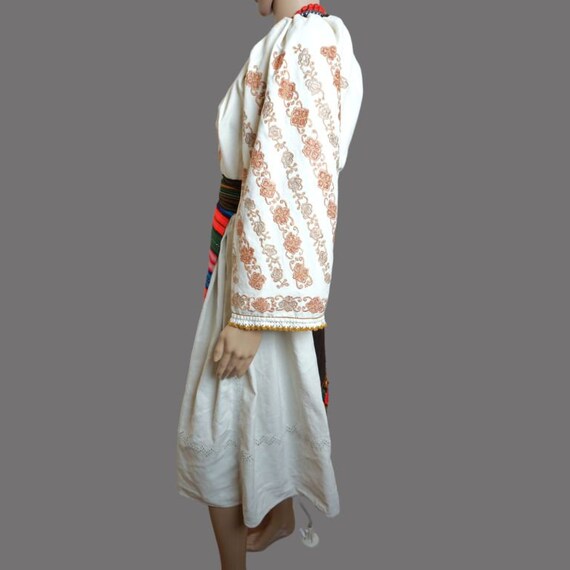 Traditional Romanian clothing , hand embroidered … - image 8