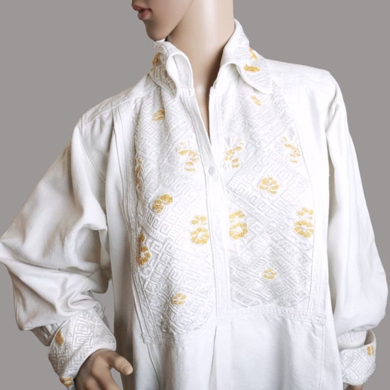 Romanian shirt from Transylvania , hand embroider… - image 1