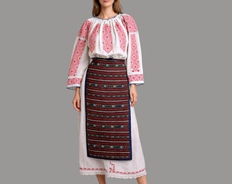 Handmade Romanian folk costume - vintage traditional Romanian clothing size M
