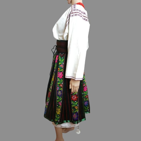 Romanian antique folk costume, Romanian tradition… - image 5