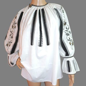 Vintage Romanian Blouse with stripes from Gorj – Hand Embroidered with Black Thread size M