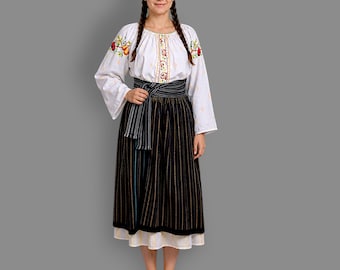 Authentic Vintage Romanian Folk Costume from Oltenia – Handcrafted 4-Piece Ensemble