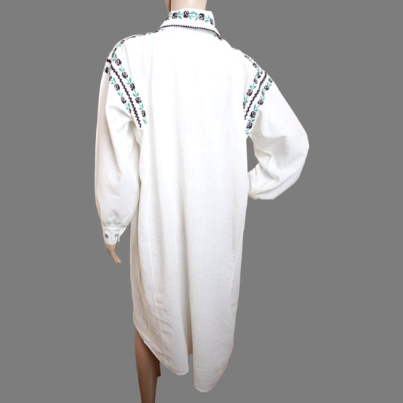 Antique Romanian peasant long shirt , ethnic Roma… - image 6