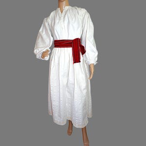 Authentic Vintage Handcrafted Romanian Blouse and Skirt from Arad, Romanian Folk Wear from Transylvania size M- L