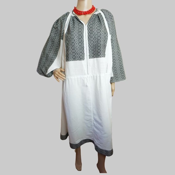 Romanian folk dress, handmade  ethnic vintage Rom… - image 8