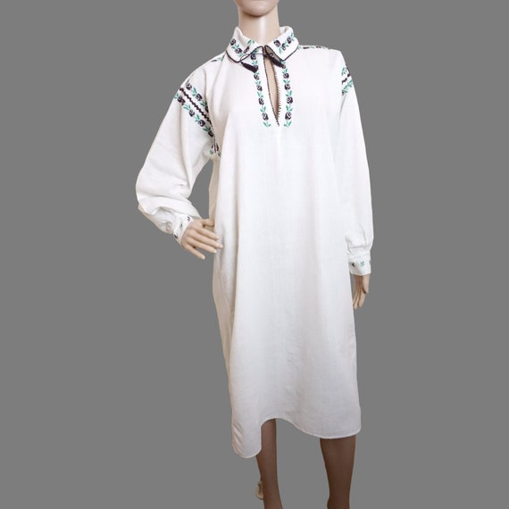 Antique Romanian peasant long shirt , ethnic Roma… - image 1