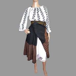 Handmade Romanian folk costume - vintage traditional Romanian clothing size S