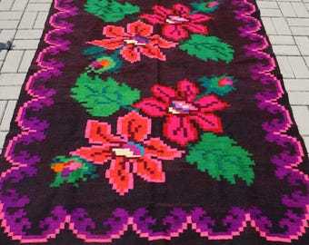 Old Romanian traditional wool rug with floral pattern, Romanian vintage wool kilim