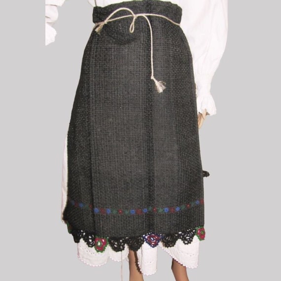 Romanian peasant costume's apron from Transylvani… - image 1