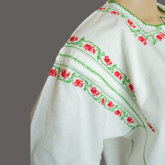 Traditional Romanian clothing , hand embroidered … - image 10