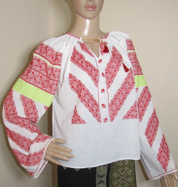 Hand embroidered Romanian ethnic blouse / top vi