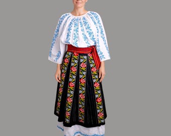 Authentic Vintage Romanian Folk Costume from Mehedinți – Hand-Embroidered Dress with Metal Sequins