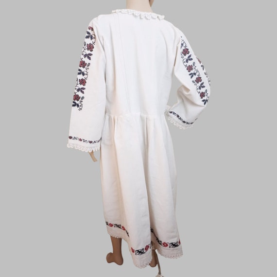 Antique Romanian peasant dress, ethnic Romanian h… - image 5