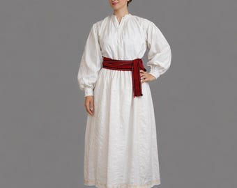 Vintage Romanian Folk Costume from ARAD : Handwoven Blouse & Skirt, Size M-L