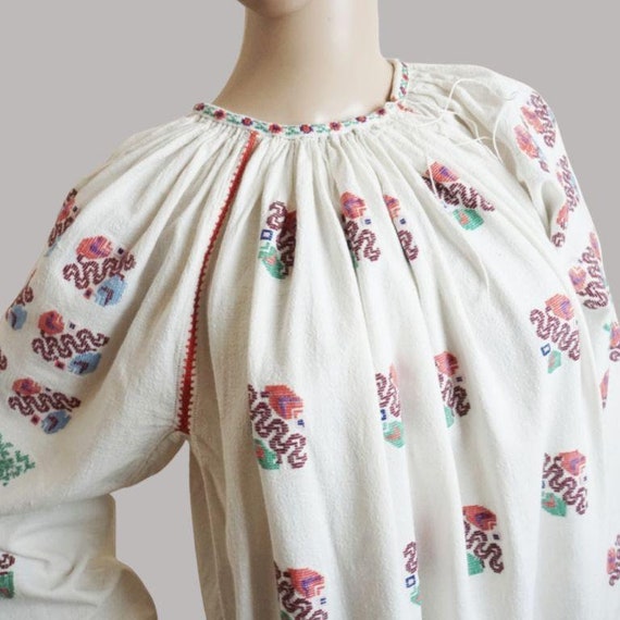 Romanian peasant dress, hand embroidered vintage … - image 3
