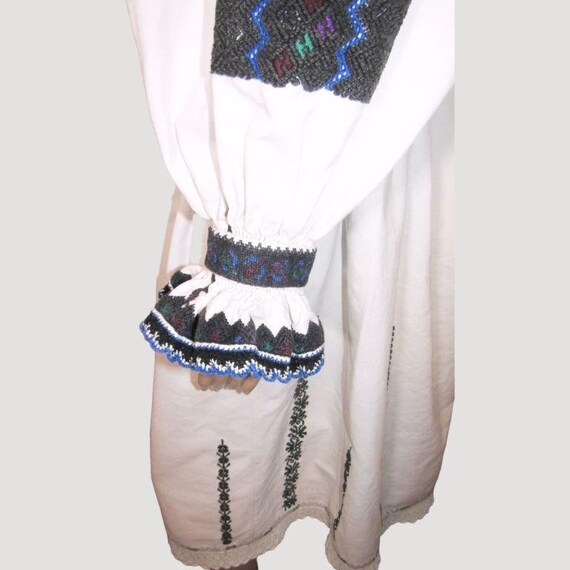 Vintage Romanian peasant dress, ethnic old from T… - image 9