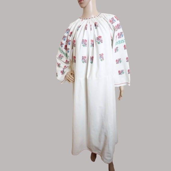 Romanian peasant dress, hand embroidered vintage … - image 1