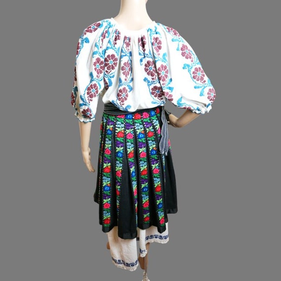 Handmade Romanian folk costume, Romanian ethnic o… - image 4