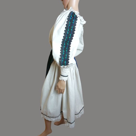 Antique Romanian traditional clothing,  Romanian … - image 6