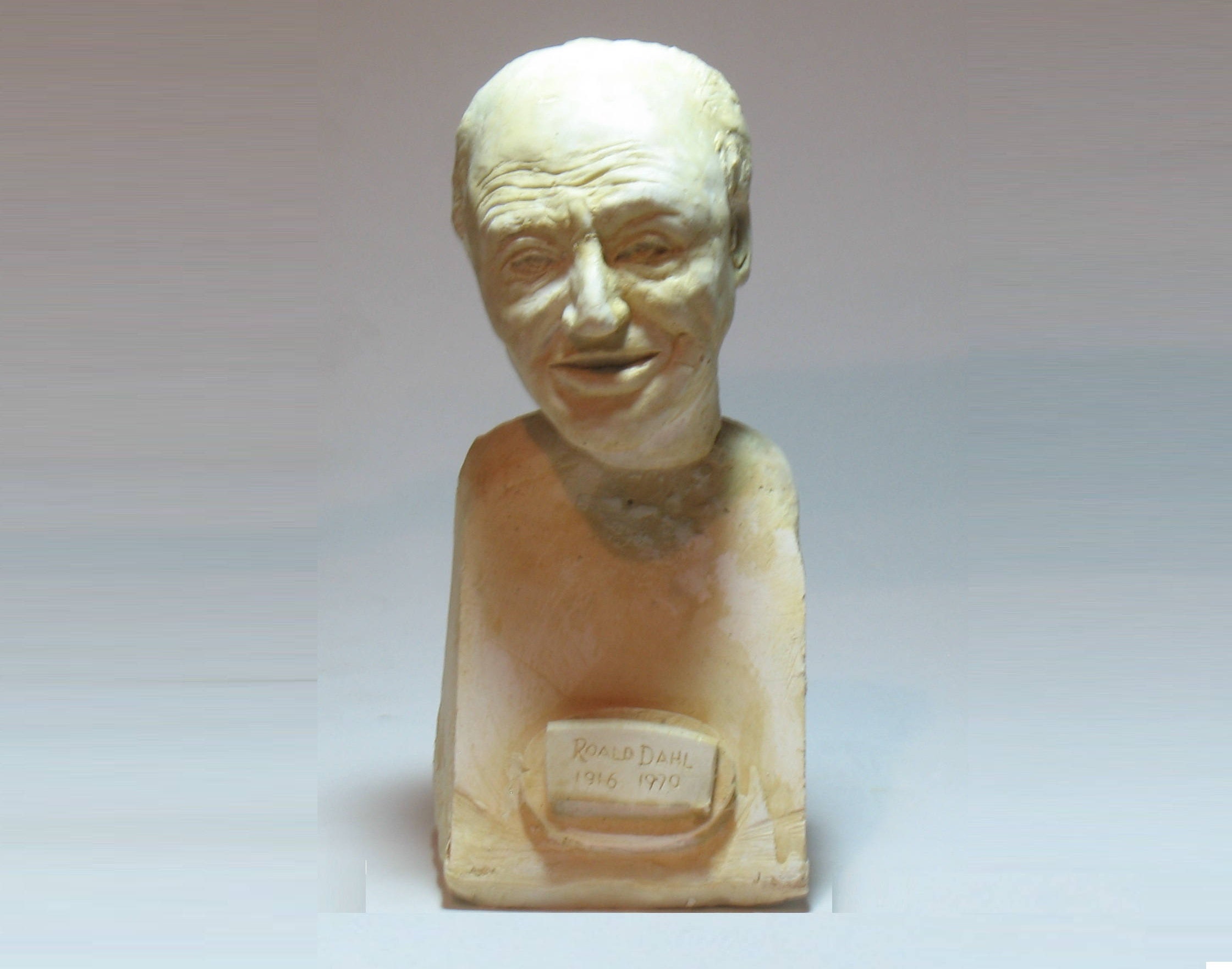Dahl, Roald Dahl author, bust hydrostone antique white