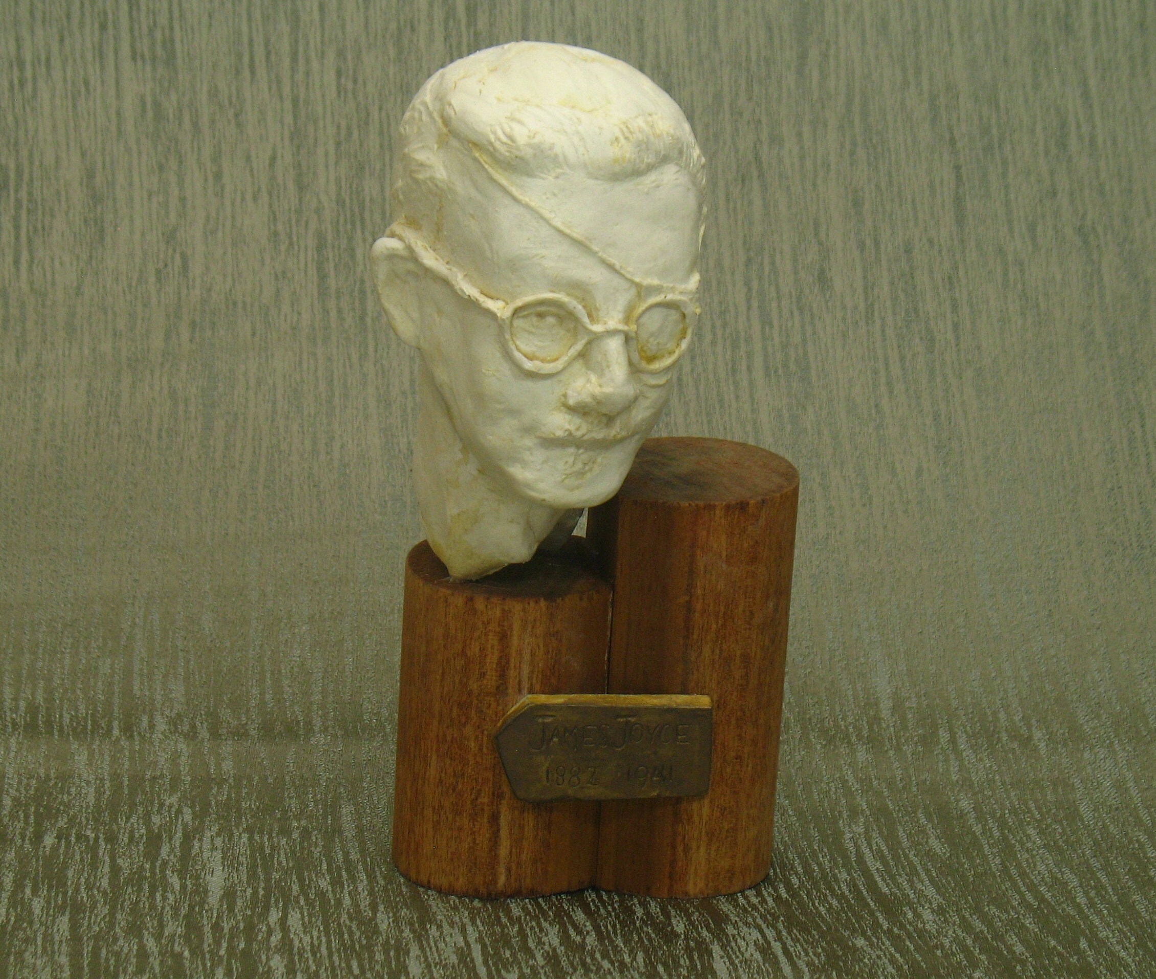 Joyce bust of James Joyce with iconic eyepatch