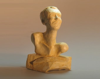 Benjamin Britten - escultura estilizada en acabado hidrocal w blanco antiguo