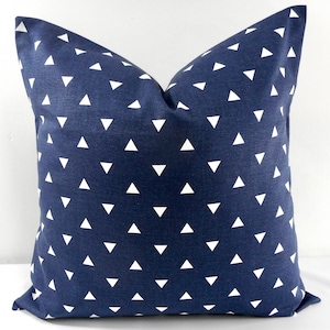Vintage Indigo Pillow Cover. Triangle Print. Vintage Indigo & White. Cotton. Indigo and white Sham Pillow case.Select your size.