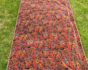 Nappe vintage des années 1990, morceau de tissu lourd imprimé floral avec support noir 117 "x 44"