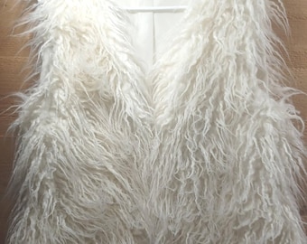Veste beige longue et longue en fausse fourrure vintage, avec doublure beige, col en V, ultra-moelleux