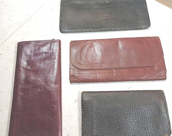 Tres carteras de cuero vintage para hombre de los años 70, una chequera y un maletín alemán "Solbuch" de la época de la Segunda Guerra Mundial de los años 40. ¡Los cuatro por un solo precio! - G