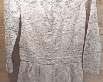 vintage habillé une pièce grande taille short doublé transparent col en V haut et manches beige avec des paillettes NWT jamais porté avec fermeture éclair au dos