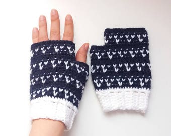 Fair isle / tapestry crochet mitts pattern. Fingerless gloves crochet pattern // THREE HEARTS pattern _ M59