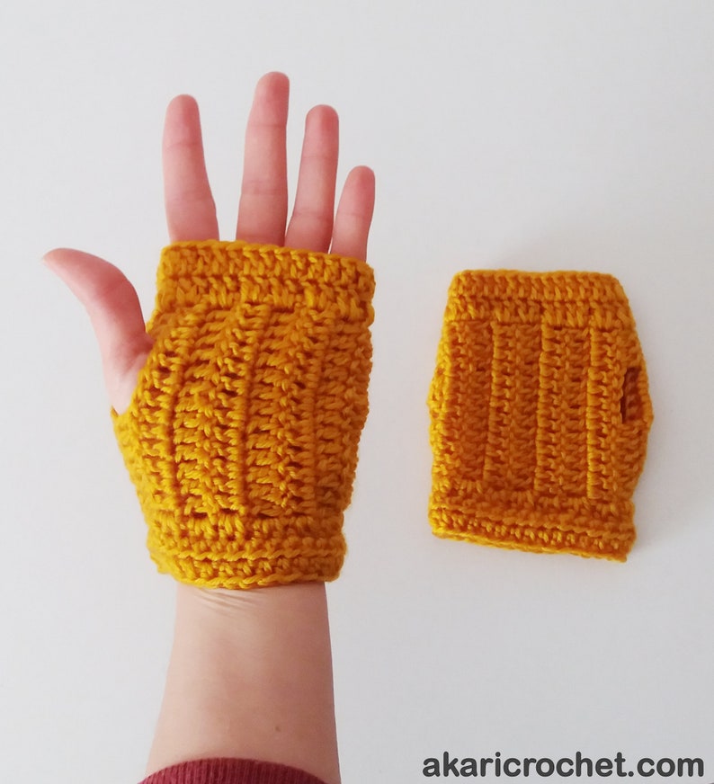 Short fingerless gloves crochet pattern. Lace granny square mitts // CHRONOS mitts crochet pattern _ M71 zdjęcie 3