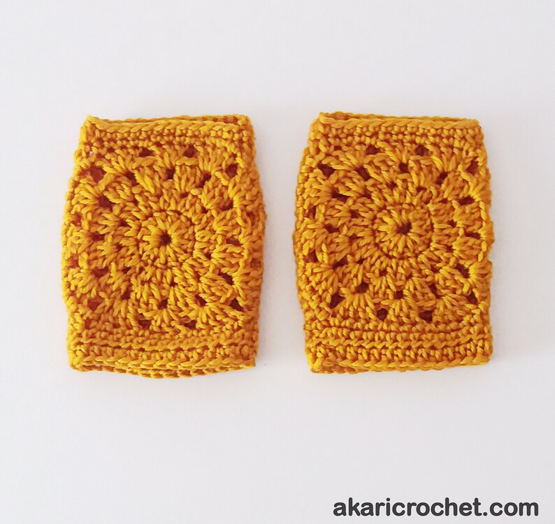 Short fingerless gloves crochet pattern. Lace granny square mitts // CHRONOS mitts crochet pattern _ M71 zdjęcie 2