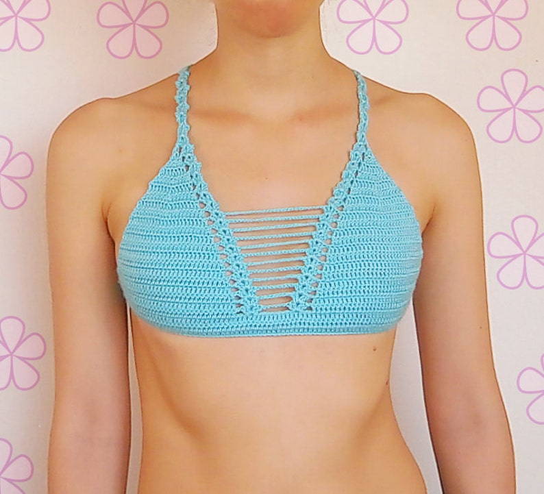 Triangle crochet bikini top with thin see-through straps at the center // The BLOSSOM bikini top crochet pattern _ M40 image 1