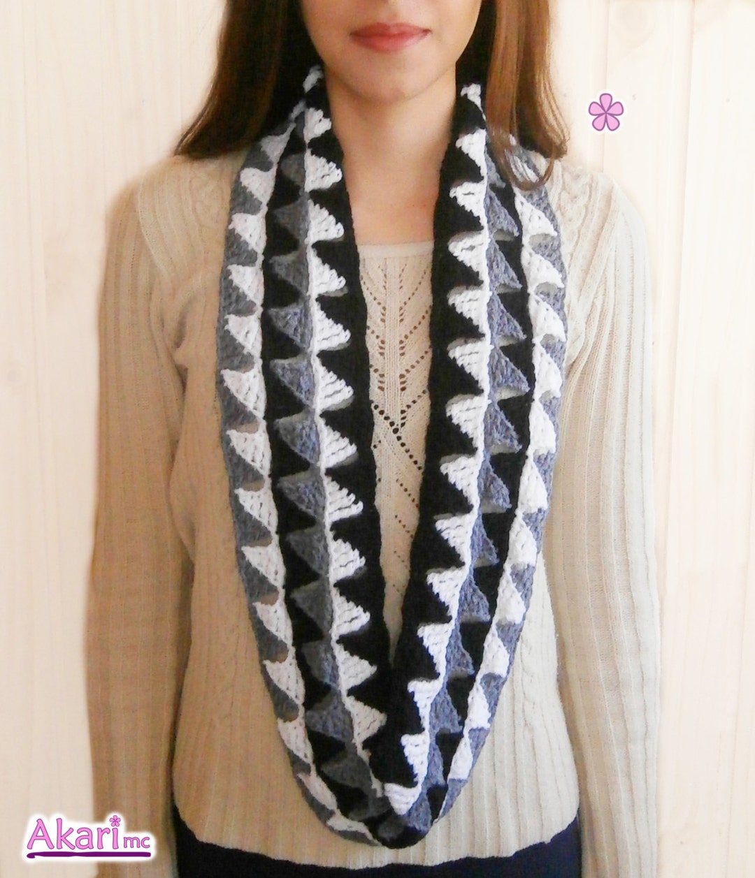 Infinity Scarf Crochet Pattern in Black White and Gray. Triangles ...