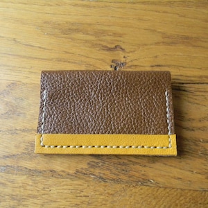 Pochette bicolore carte bleue marron/jaune moutarde