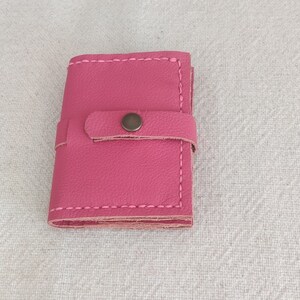Porte cartes en cuir rose fermeture pression