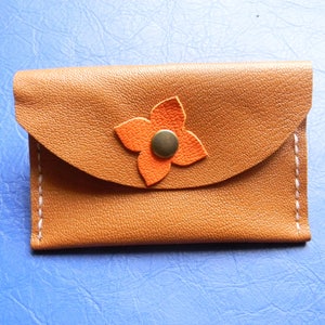 Porte carte en cuir marron clair trefle