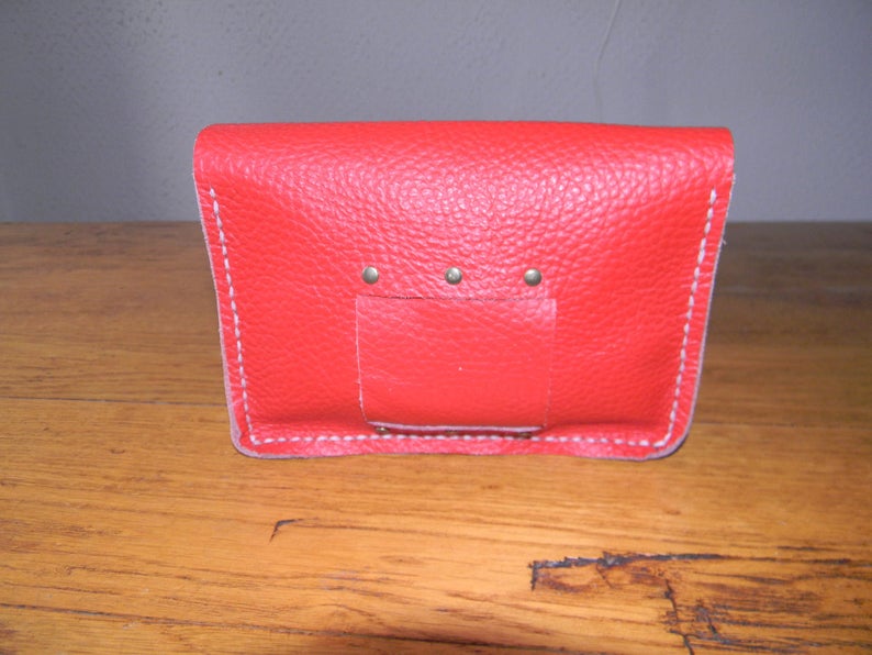 Pochette rouge avec passant pour ceinture image 3