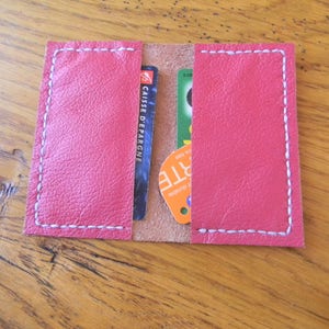 Pochette en cuir pour cartes ou CB de couleur rose