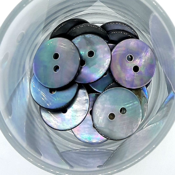 6 pieces (0.41 euros/piece - 0.83 euros/piece) Makassar or Trokas mother-of-pearl buttons TAHITI ANTHRACITE clean back 2-hole for blouses, shirts, knitwear