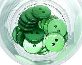 6 pieces (0.55 euros/piece - 0.80 euros/piece) Makassar shell mother-of-pearl buttons lens clean back 2-hole color GREEN for blouses, shirts, knitwear