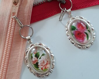 FLOWER PICTURES Bag Charm Puller Helper Zipper Pendant Puller Color Platinum 50 mm X 20 mm