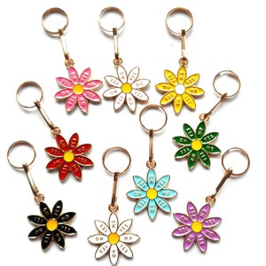 YES NO Bunte BLUMEN Größe 41mm X 18mm Charm Zieher Reißverschluss-Anhänger Metall Farbe Gold mit Lack, motorische Unterstützung Senioren