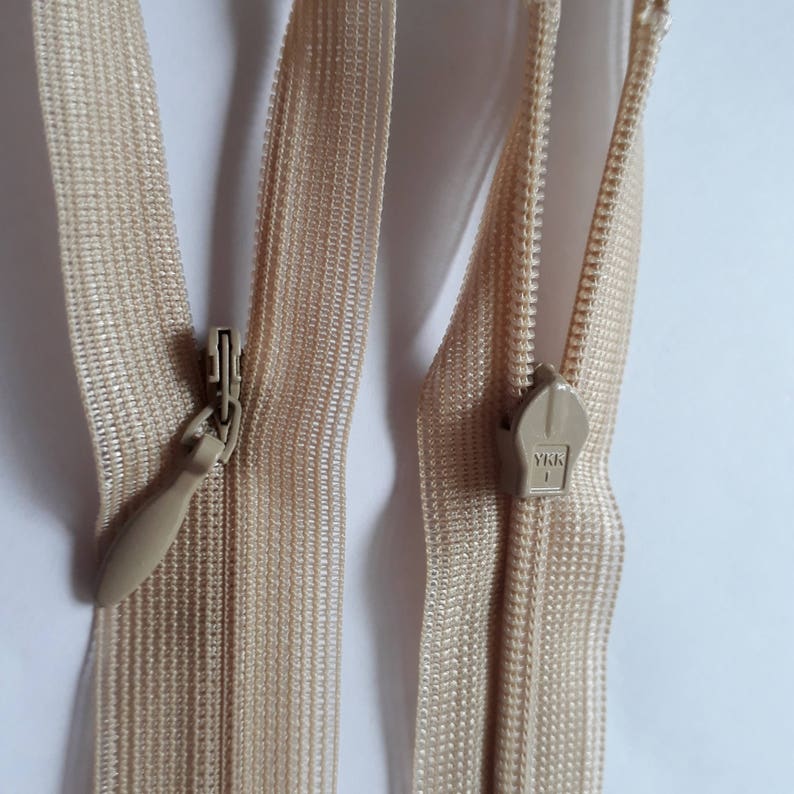 Zipper \u043c\u043e\u043b\u043d\u0438\u044f Cerniera Rack railway Fermuar Cipz\u00e1r \u05e8\u05d5\u05db\u05e1\u05df Sand beige Concealed Nylon 3 undivided vintage zipper size 3 YKK